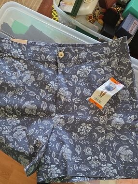 Jachs Gray Floral Print Chino Shorts